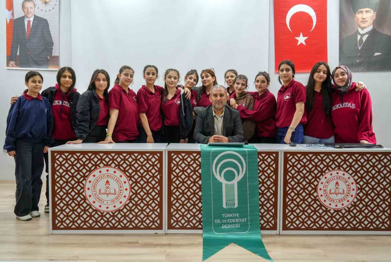 MİLLİ EĞİTİM BAKANLIĞI’NIN "DİLİMİZİN ZENGİNLİKLERİ" PROJESİ KAPSAMINDA, ERZURUM’DA GAZETECİ NİHAT...