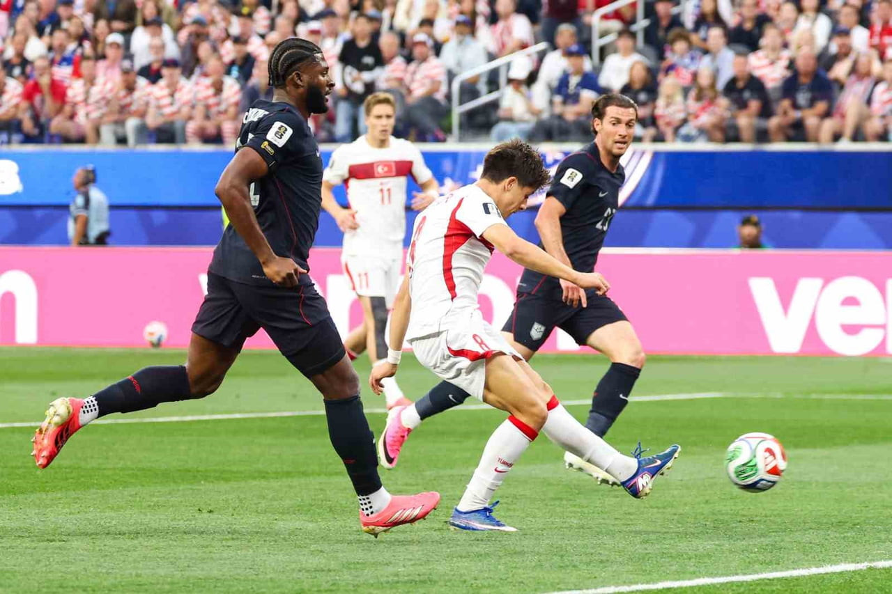 MİLLİ FUTBOLCU ARDA GÜLER, ABD MAÇIYLA A MİLLİ FUTBOL TAKIMI’NIN 2026 FIFA DÜNYA KUPASI’NDAKİ İLK...