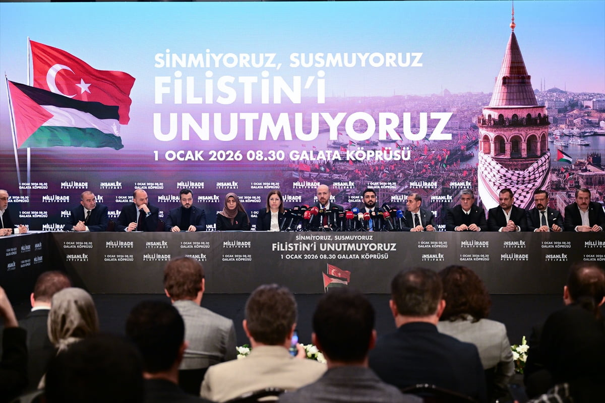 Milli İrade Platformu üyeleri ile Beşiktaş, Fenerbahçe, Galatasaray ile Trabzonspor'un...