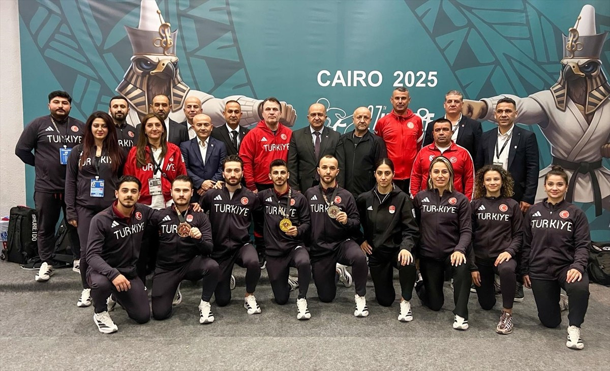 Milli karateciler, Mısır'da düzenlenen 27. Dünya Karate Şampiyonası'nı 1 altın, 2 gümüş ve 2 bronz...