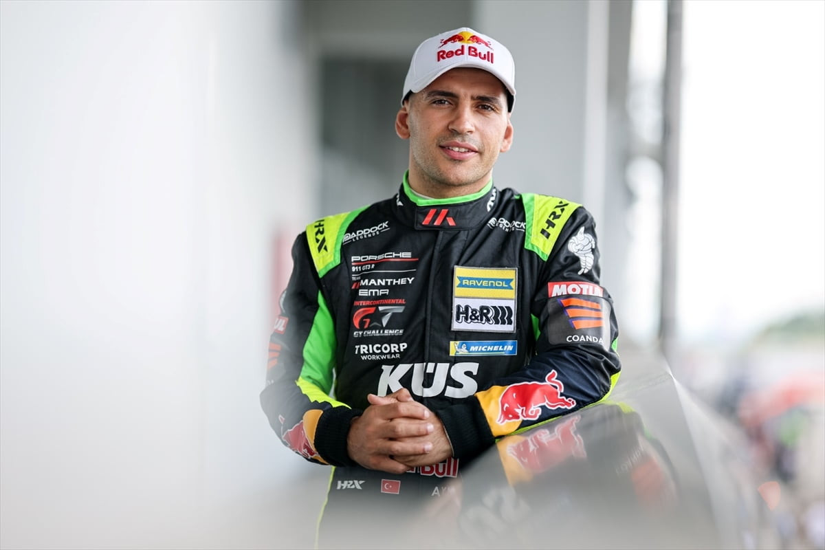 Milli otomobil sporcusu Ayhancan Güven, Almanya'da düzenlenen Nürburgring Dayanıklılık Serisi'nde...