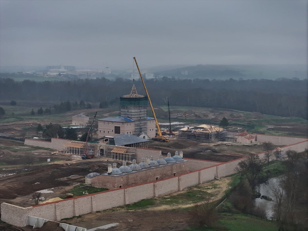 Milli Saraylar Başkanlığınca, Edirne Sarayı'nda yürütülen ihya çalışmalarında üç yıl geride kaldı...