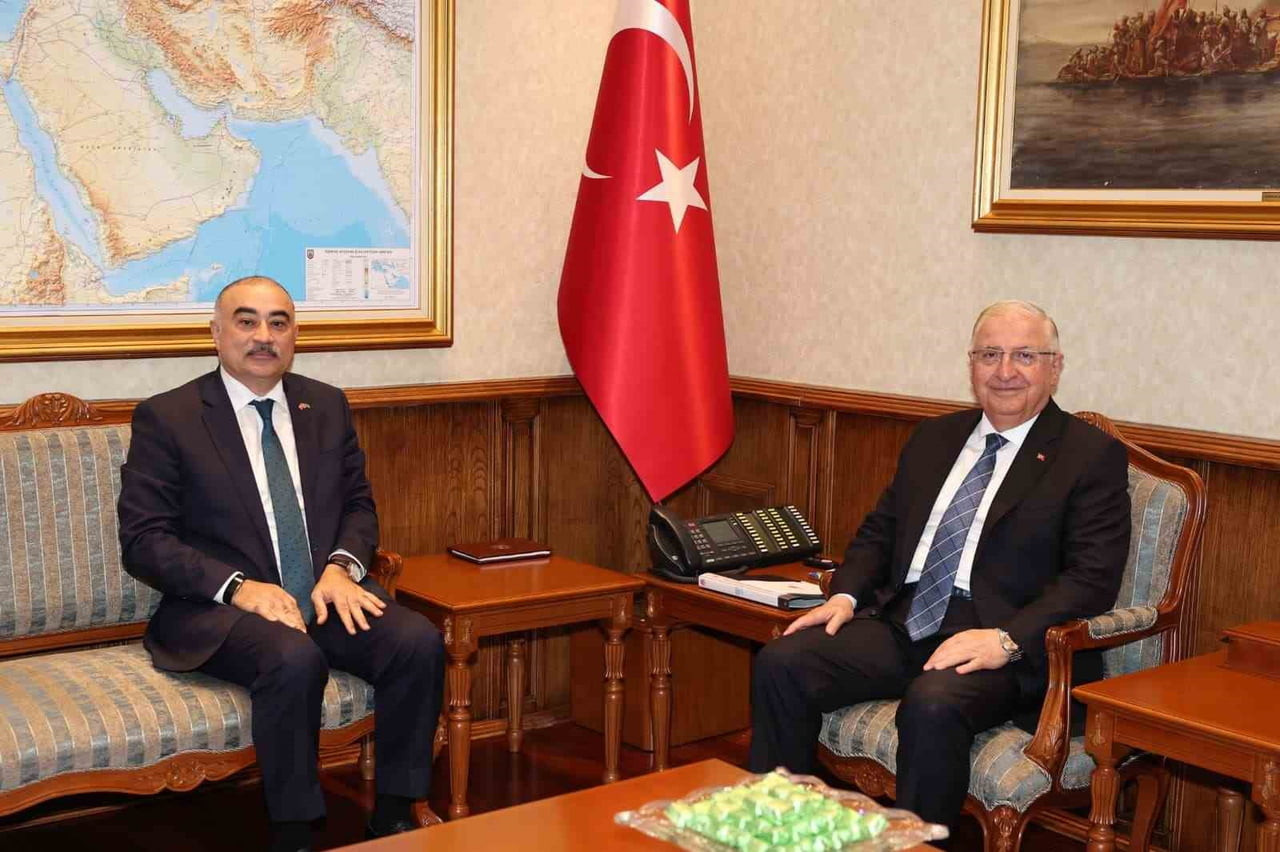 MİLLİ SAVUNMA BAKANI YAŞAR GÜLER, AZERBAYCAN BÜYÜKELÇİSİ REŞAD MEMMEDOV'U KABUL ETTİ.