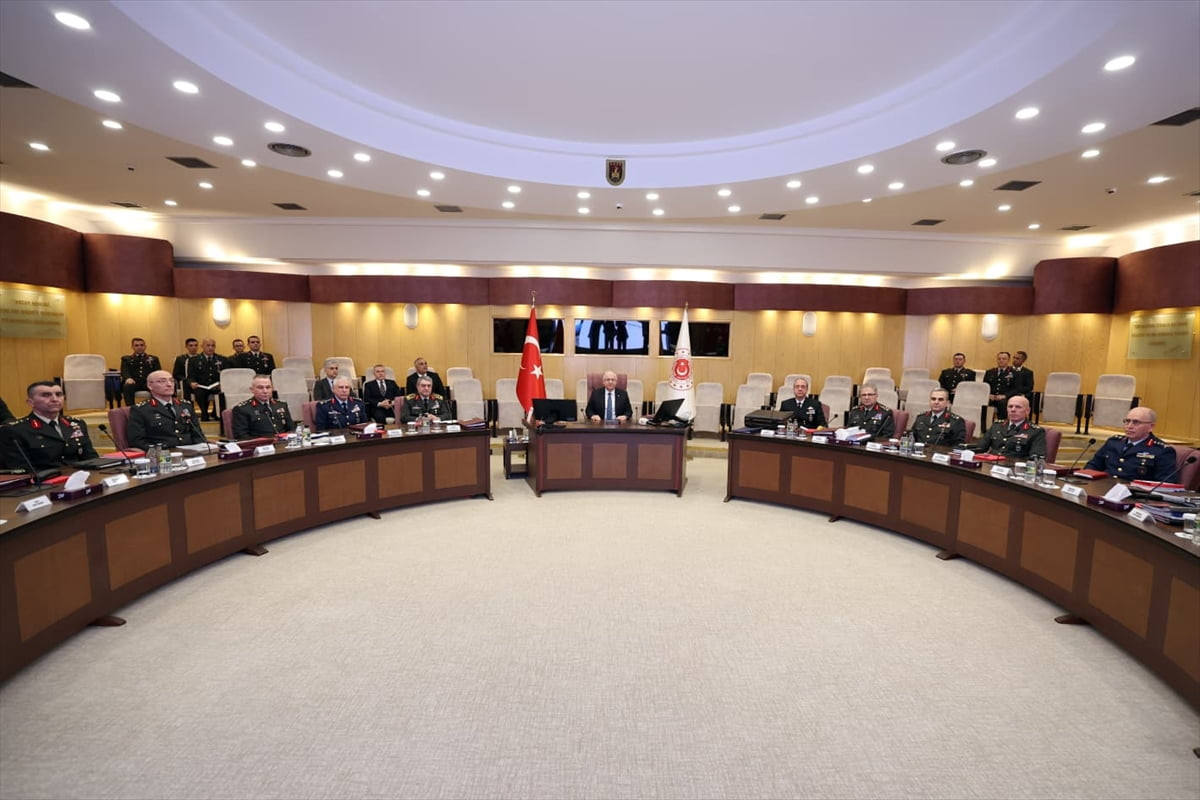 Milli Savunma Bakanı Yaşar Güler başkanlığında "Kara Kuvvetleri Komutanlığı Yıllık Değerlendirme...