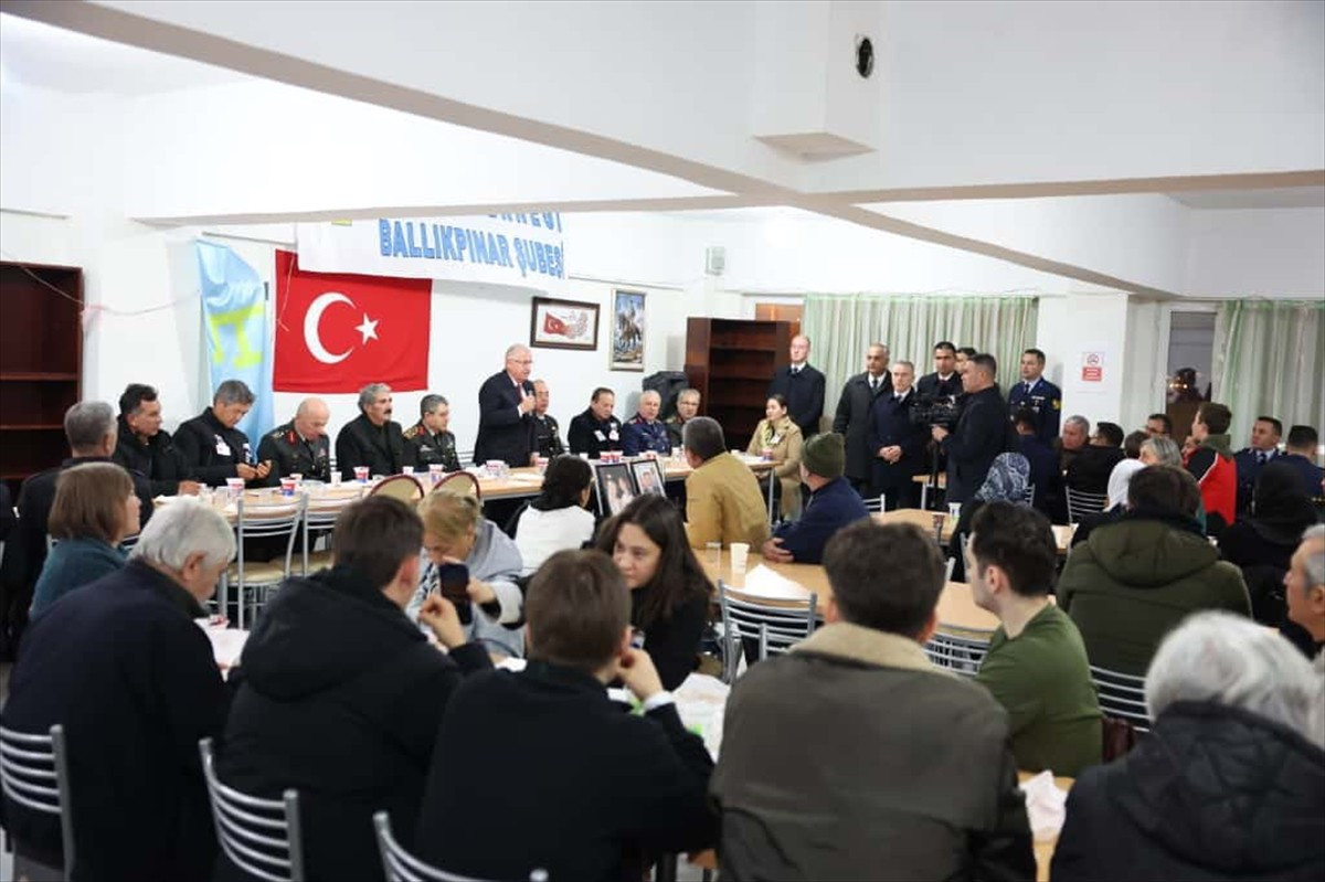 Milli Savunma Bakanı Yaşar Güler, C-130 tipi askeri kargo uçağının düşmesi sonucu şehit olan Hava...