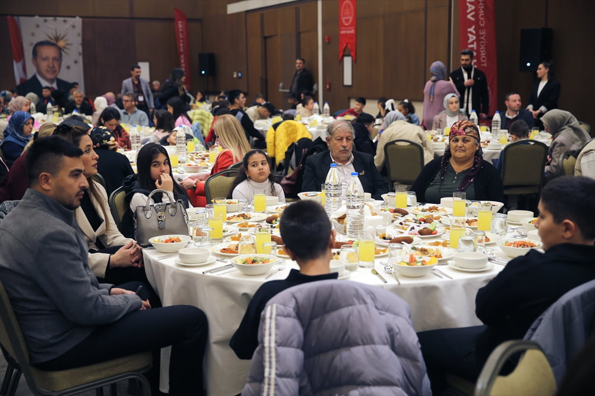 Milli Savunma Bakanı Yaşar Güler, Hatay'daki Müze Otel'de düzenlenen "Şehit-Gazi Aileleri...