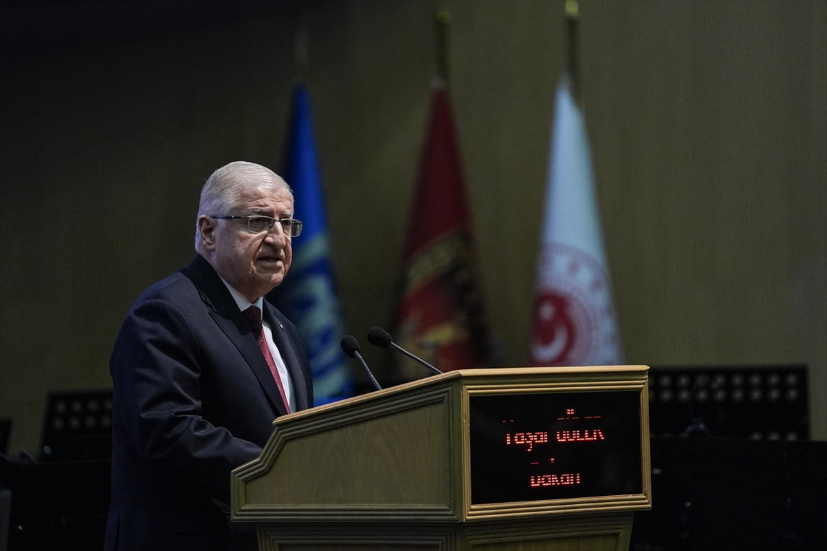 Milli Savunma Bakanı Yaşar Güler, Milli Savunma Bakanlığı Atatürk Kültür Sitesi'nde düzenlenen "18...