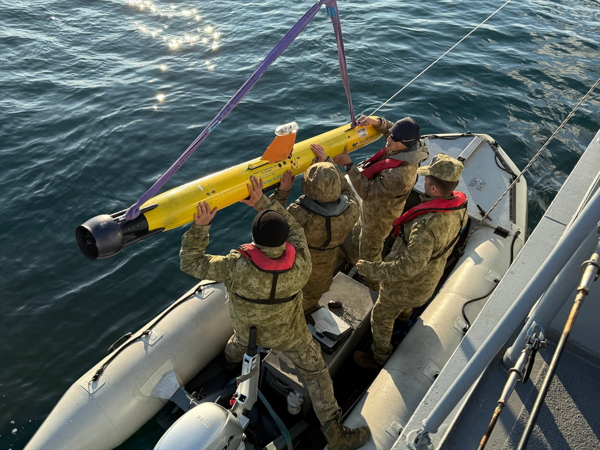 Milli Savunma Bakanlığı, Karadeniz'de sürüklenen mayın tehdidine karşı Türkiye, Bulgaristan ve...