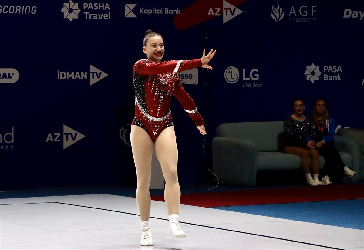 Milli sporcu Ayşe Begüm Onbaşı, Azerbaycan'da düzenlenen Aerobik Cimnastik Avrupa Şampiyonası'nda...