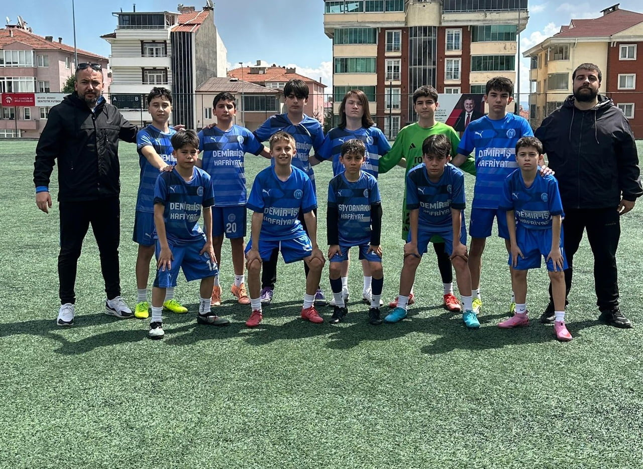 MİNİKLER HAZIRLIK MAÇINDA GOL OLDU YAĞDI