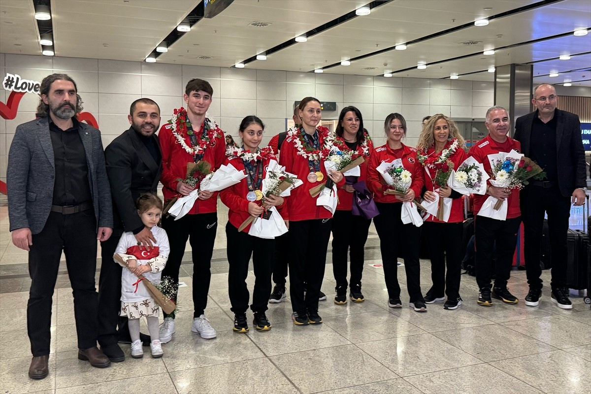 Mısır'ın başkenti Kahire'de düzenlenen VIRTUS Dünya Masa Tenisi Şampiyonası'nda altın madalya...