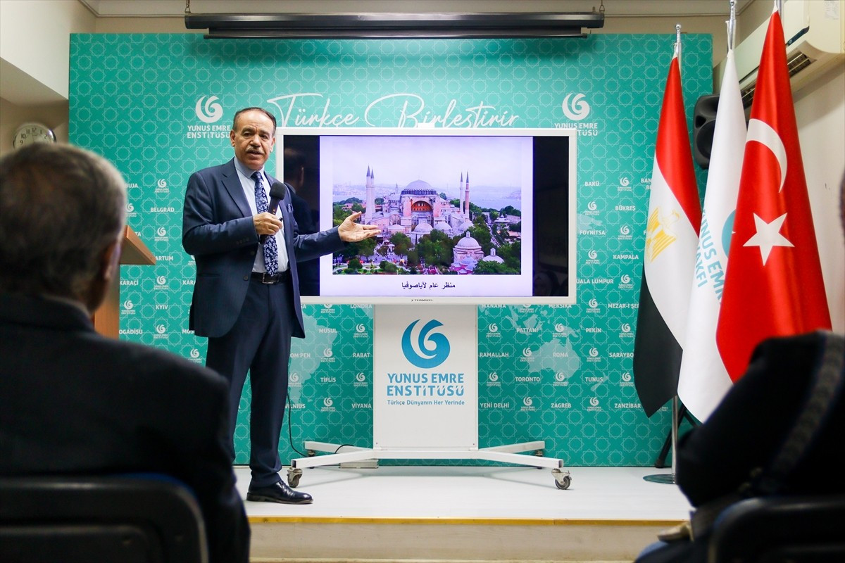 Mısır’ın başkenti Kahire'deki Yunus Emre Enstitüsü (YEE), "Ayasofya: İstanbul’un İncisi" adlı...