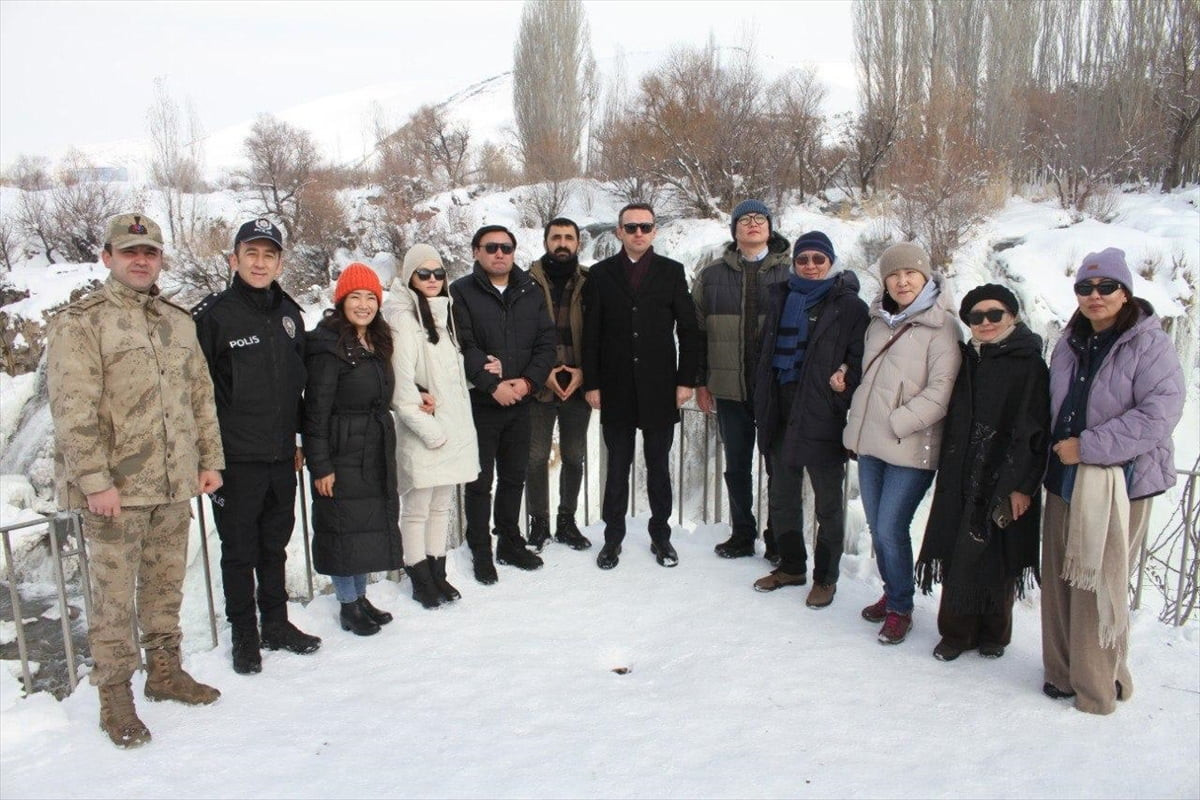Moğolistan büyükelçilik heyeti, Van'ın Çaldıran ilçesinde İlhanlı Devleti Hükümdarı Hülagü Han'ın...