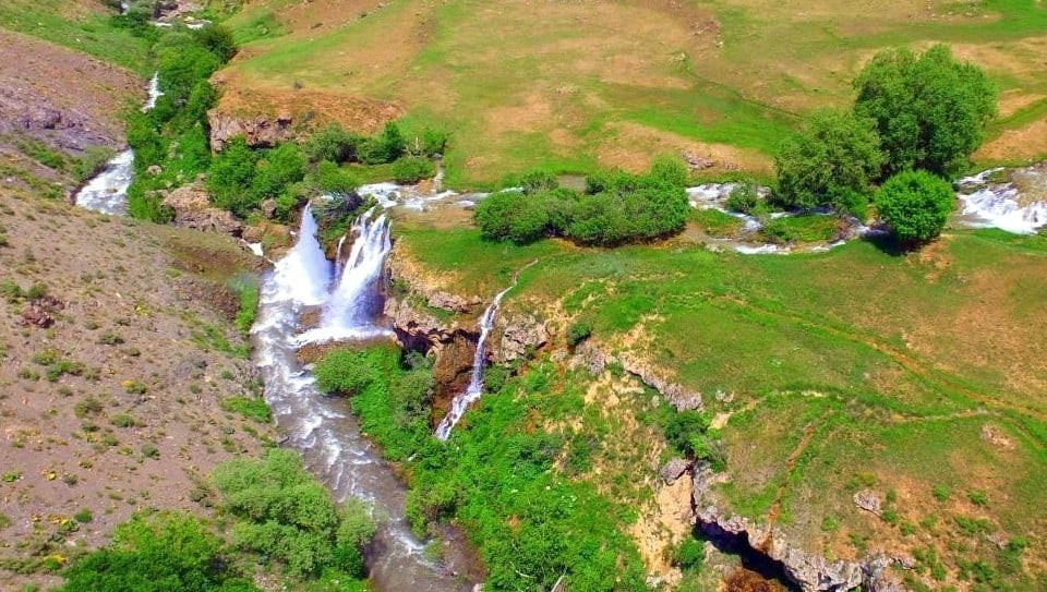 MOTOKROSCULARIN KAMERASINDAN ERZİNCAN'IN SAKLI CENNETİ KONARLI ŞELALESİ