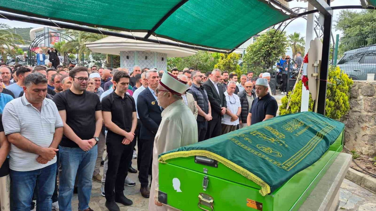 MOTOSİKLETİN ÇARPMASI SONUCU HAYATINI KAYBEDEN İMAM SON YOLCULUĞUNA UĞURLANDI