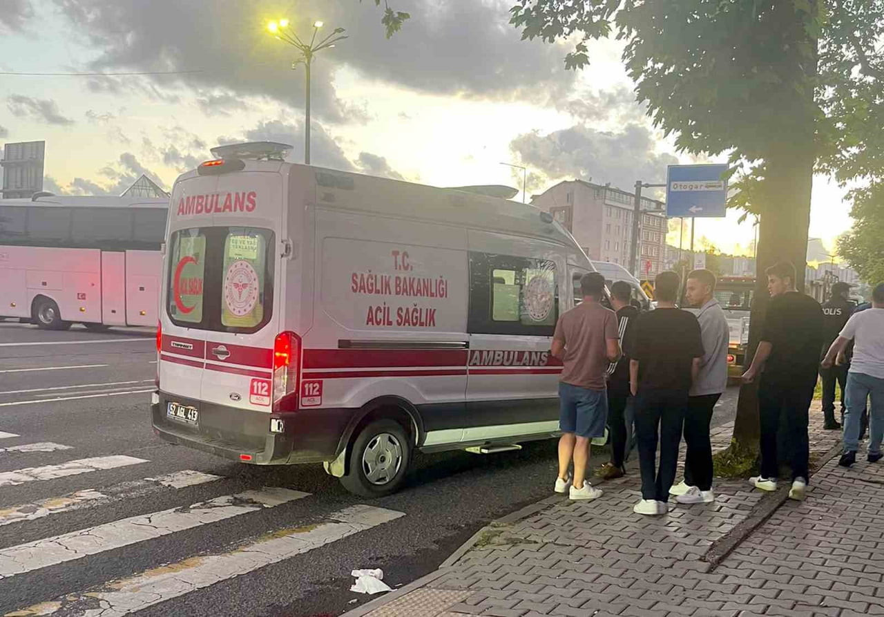 MOTOSİKLETİN ÇARPTIĞI YAYA HAYATINI KAYBETTİ