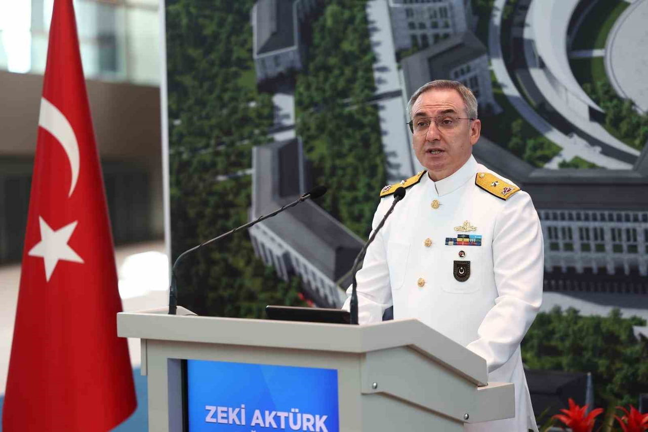 MSB BASIN VE HALKLA İLİŞKİLER MÜŞAVİRİ VE BAKANLIK SÖZCÜSÜ TUĞAMİRAL ZEKİ AKTÜRK