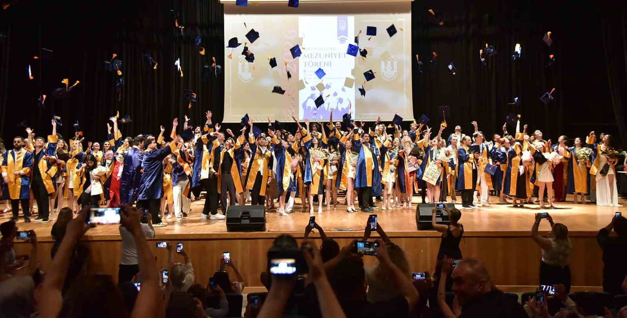 MSKÜ TURİZM FAKÜLTESİ ÖĞRENCİLERİ, 2025-2026 EĞİTİM ÖĞRETİM YILI MEZUNİYET TÖRENİ KAPSAMINDA...