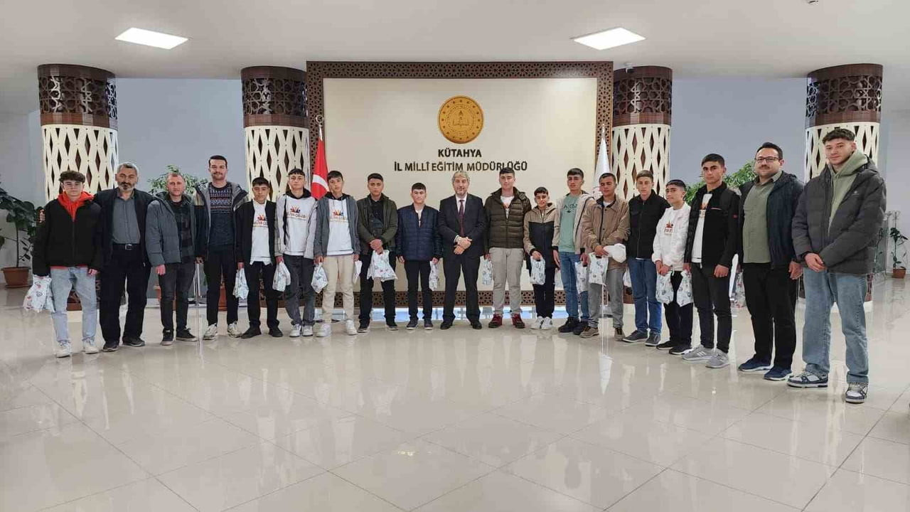 MÜDÜR YILMAZ, BİTLİSLİ ÖĞRENCİLERİ AĞIRLADI