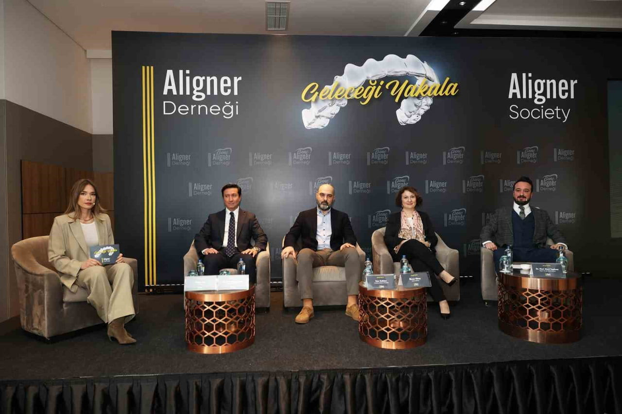 MÜGE BOZ, DR. AKTAN ZEKİ ÇELİK, CAN KABLAN, UZMAN PSİKOLOG İLKNUR OKAY (SOLDAN SAĞA)