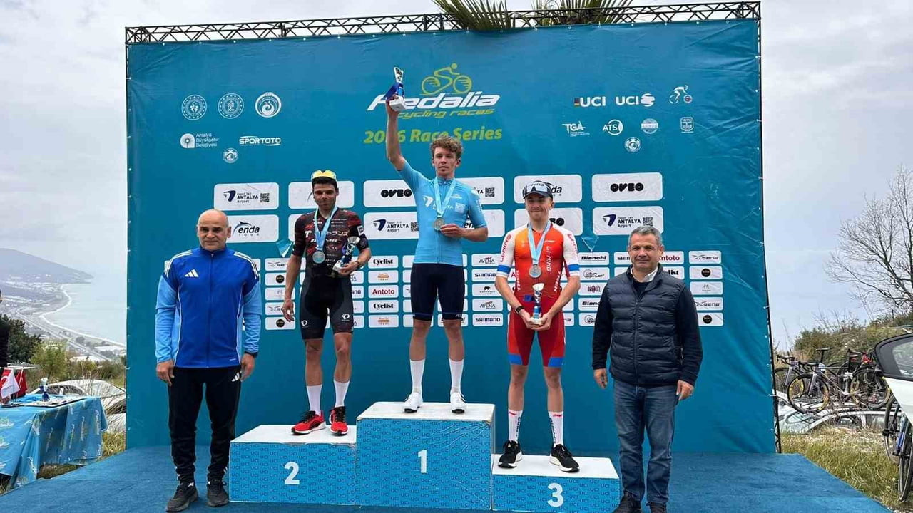 MUĞLA BÜYÜKŞEHİR BELEDİYESİ BİSİKLET TAKIMI ALANYA’DA BİRİNCİLİK KÜRSÜSÜNE ÇIKTI