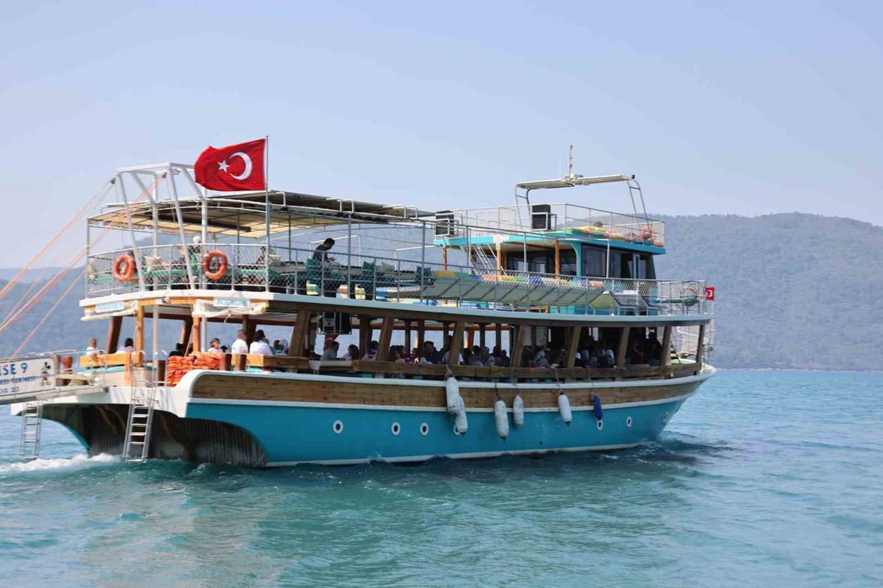 MUĞLA BÜYÜKŞEHİR BELEDİYESİ, ŞEHİT AİLELERİ VE GAZİLERE YÖNELİK DÜZENLEDİĞİ TEKNE TURU...