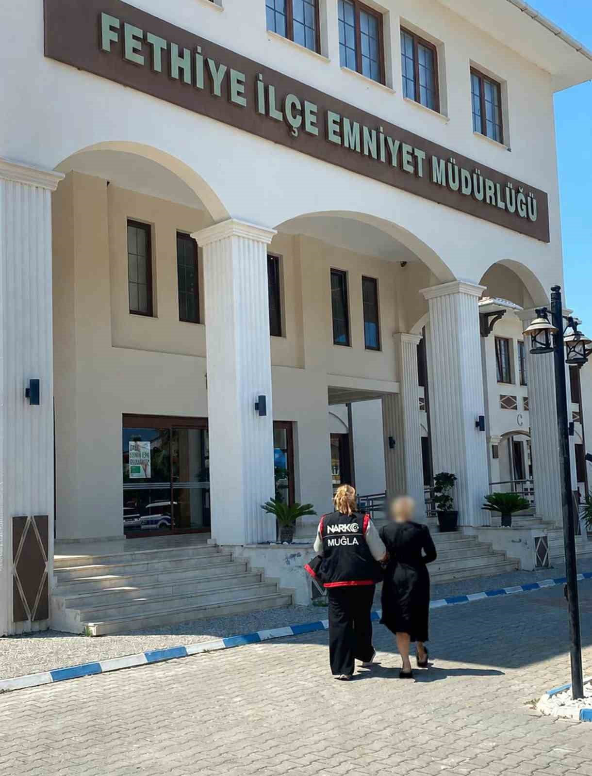 MUĞLA EMNİYET MÜDÜRLÜĞÜ EKİPLERİNCE İL GENELİNDE ARANAN ŞAHISLARIN YAKALANMASINA YÖNELİK YAPILAN...