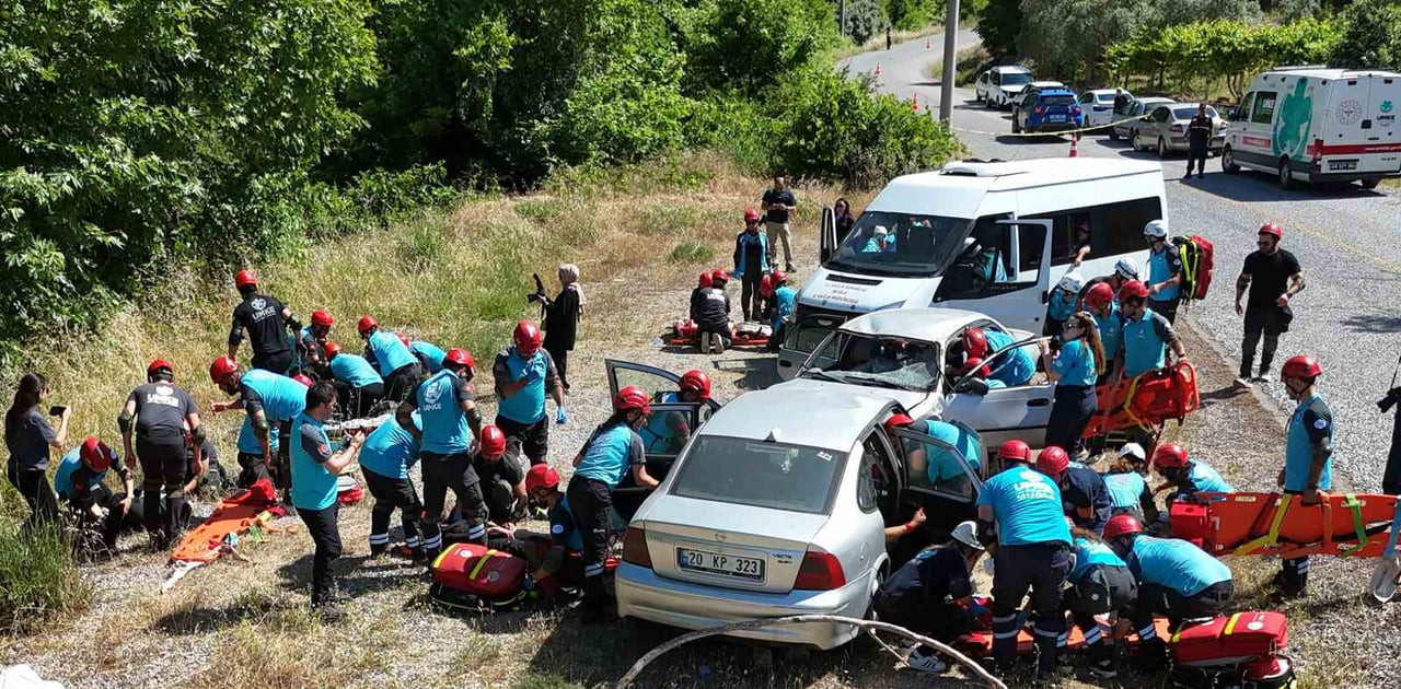 MUĞLA İL SAĞLIK MÜDÜRLÜĞÜ KOORDİNASYONUNDA DÜZENLENEN 20. BÖLGE UMKE KAMPI VE TATBİKATI, TOPLU...