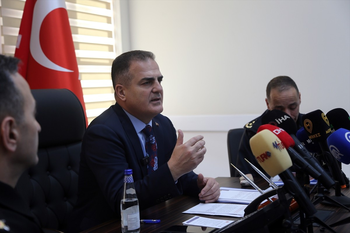 Muğla Valisi İdris Akbıyık, Menteşe ilçesindeki yurt inşaat sahasında temel kazısı sırasında...