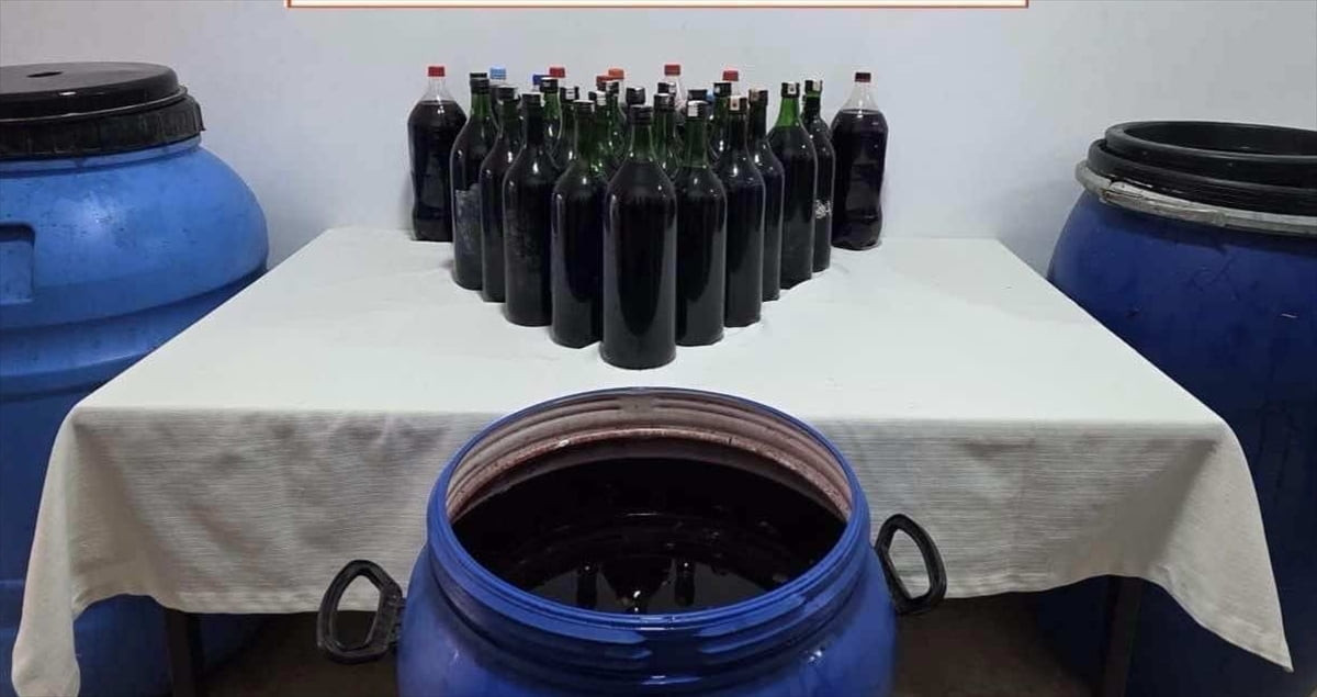 Muğla ve ilçelerinde düzenlenen kaçakçılık operasyonunda 1 ton 235 litre sahte içki ve 1 ton 19...