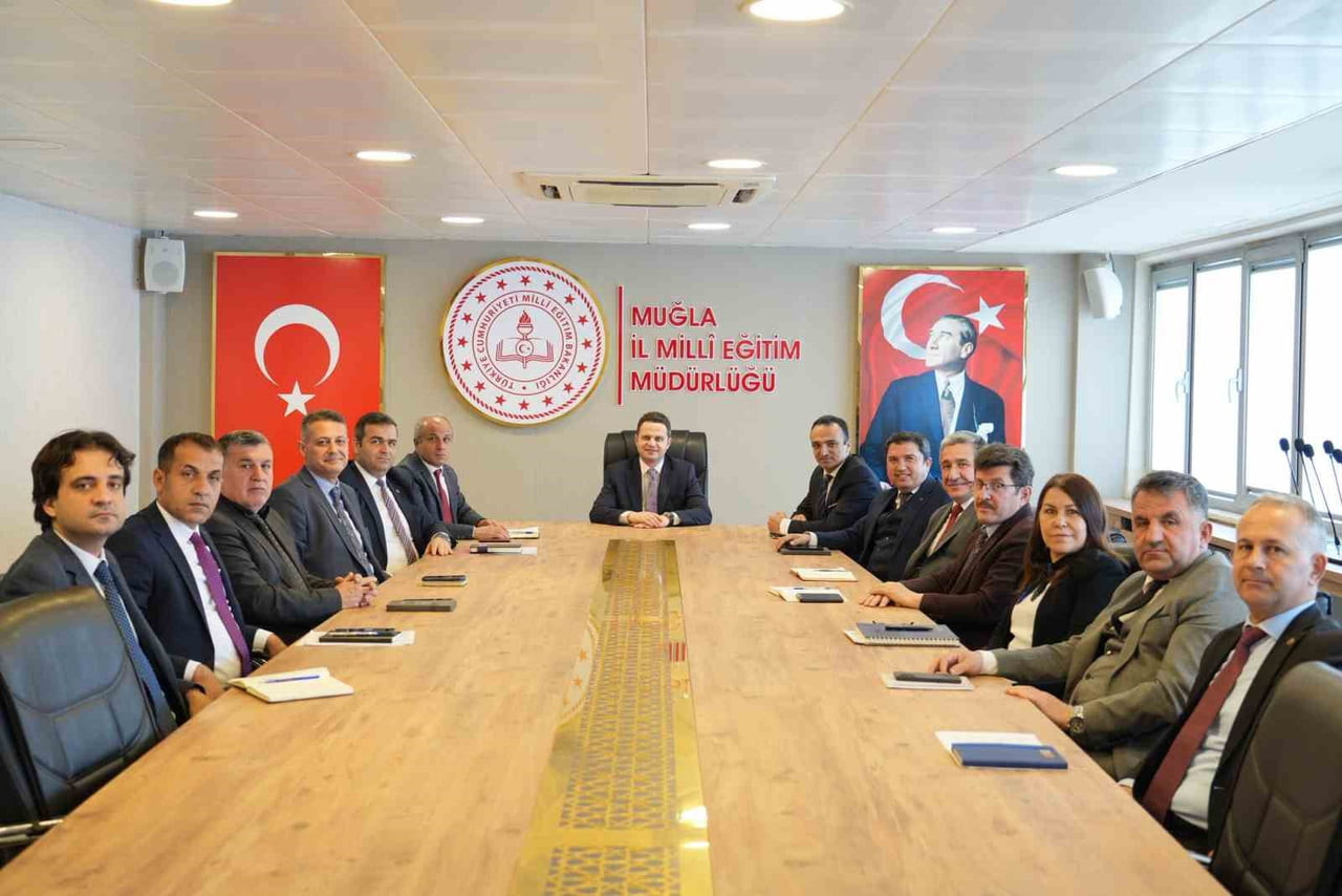 MUĞLA'DA EĞİTİMDE YENİ DÖNEM PLANLAMASI İL MÜDÜRÜ ÇAY, BİRİM AMİRLERİYLE BULUŞTU