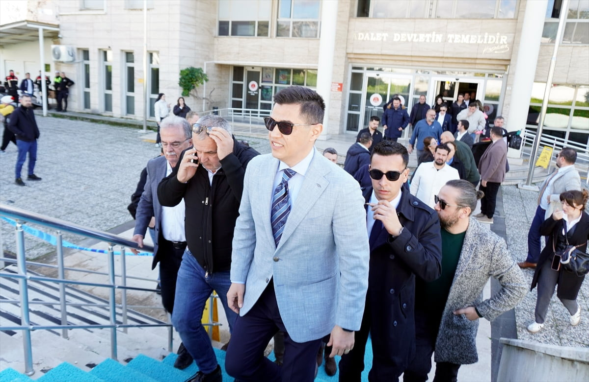 Muğla'da, İstanbul Büyükşehir Belediye Başkanı Ekrem İmamoğlu'nun gözaltına alınmasını protesto...