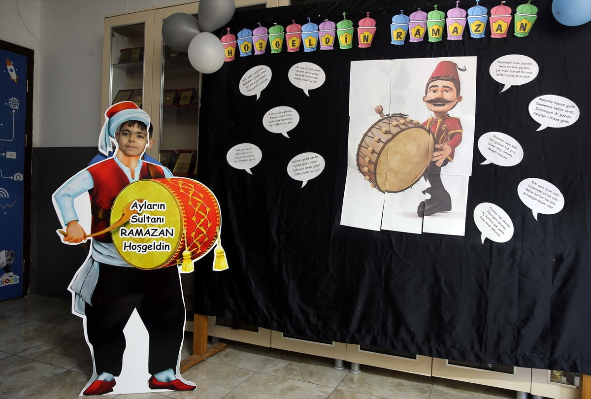 Muğla'daki okullarda öğrencilerin ramazanın manevi atmosferini yaşayabilmesi için çeşitli...