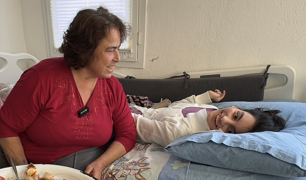 Muğla'nın Bodrum ilçesi Kızılağaç Mahallesi'nde yaşamını sürdüren ve "süper babaanne" olarak...