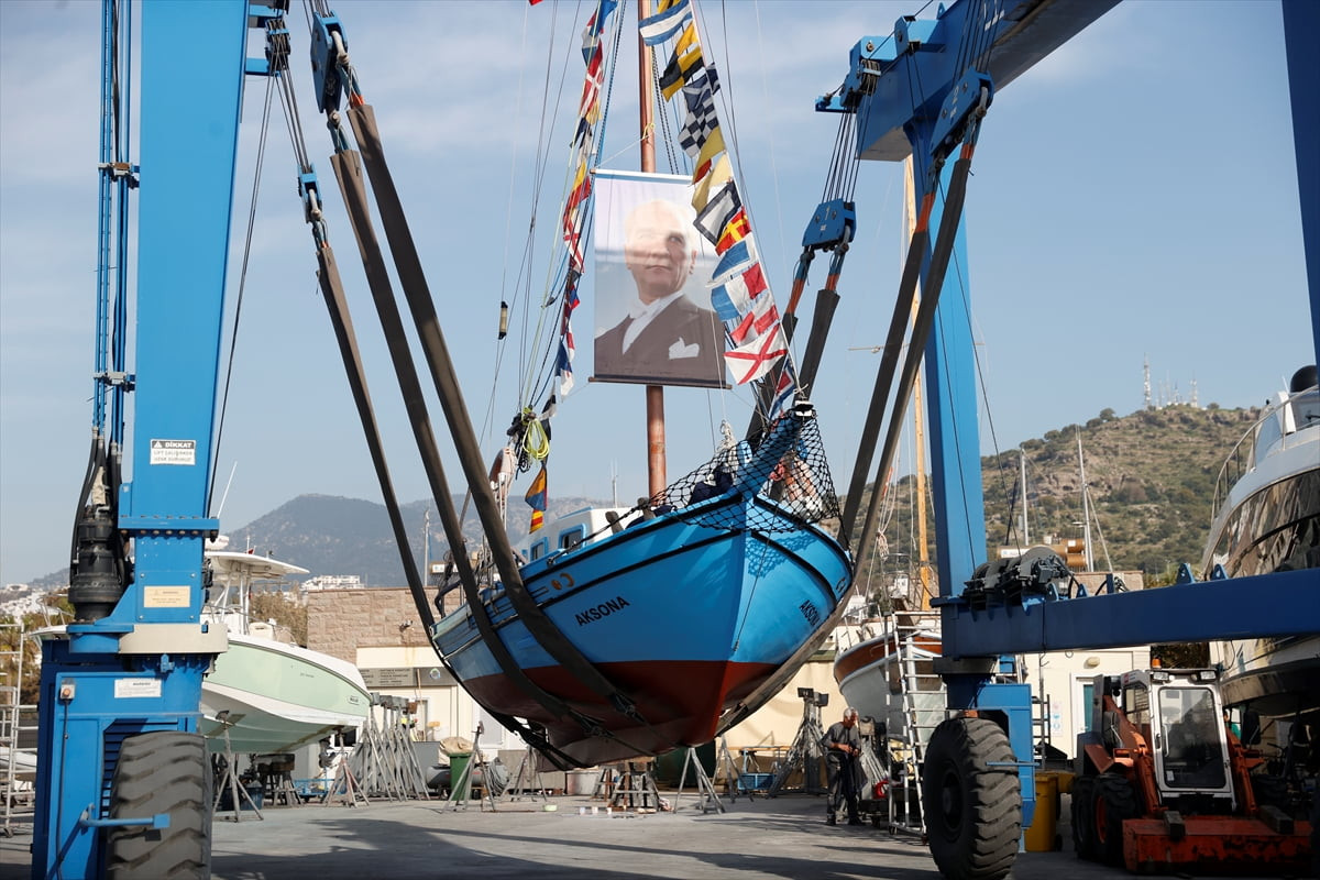 Muğla'nın Bodrum ilçesinde "Aksona Mehmet" olarak anılan ve son sünger avcısı olarak kabul edilen...
