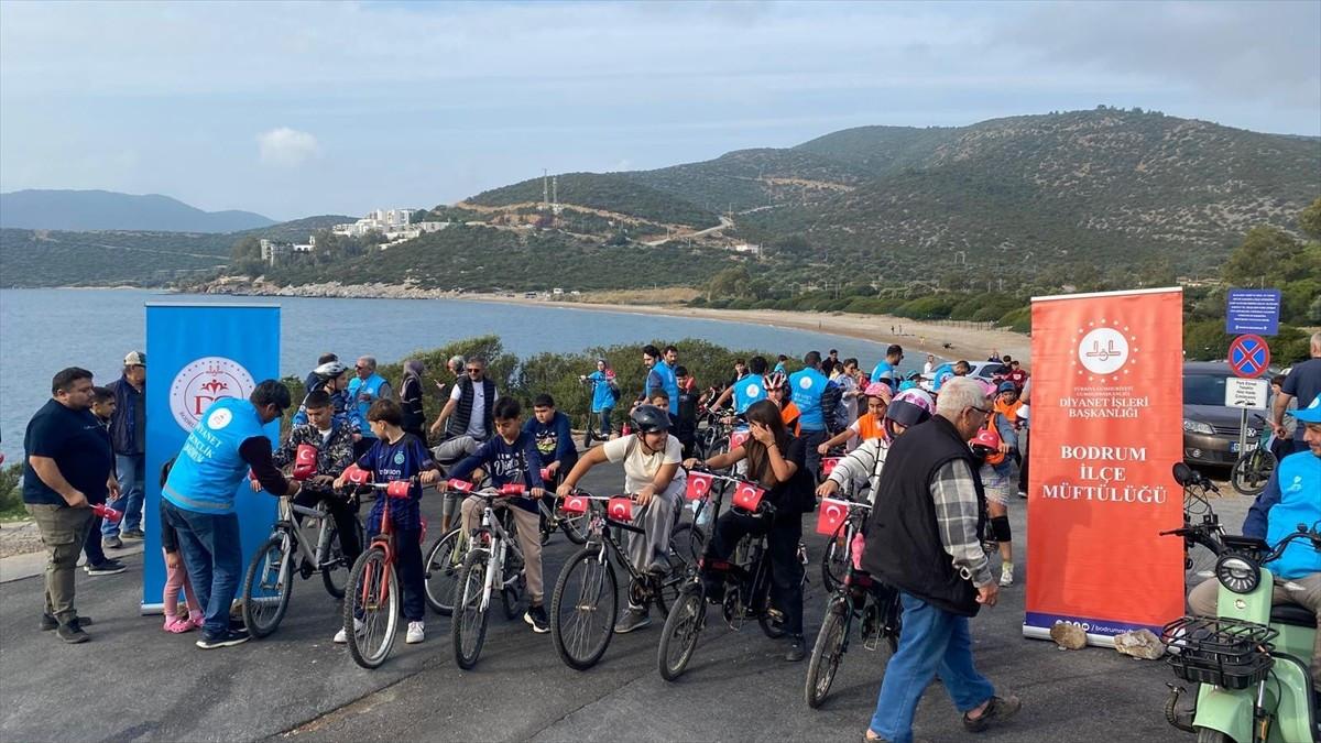 Muğla'nın Bodrum ilçesinde "Pedal çevir, adım at" etkinliği düzenlendi. Türkiye Diyanet Vakfı...