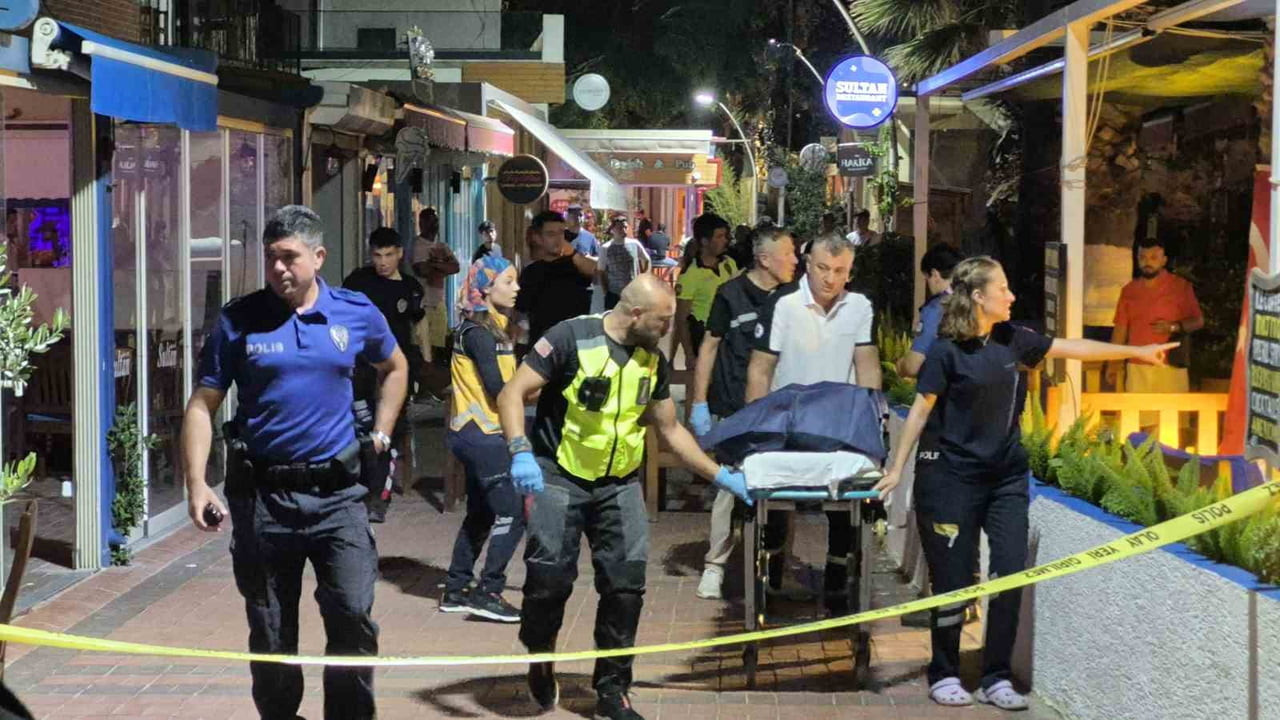 MUĞLA'NIN BODRUM İLÇESİNDE RESTORANDA SİLAHLI SALDIRIYA UĞRAYAN KİŞİ YAŞAMINI YİTİRDİ.
