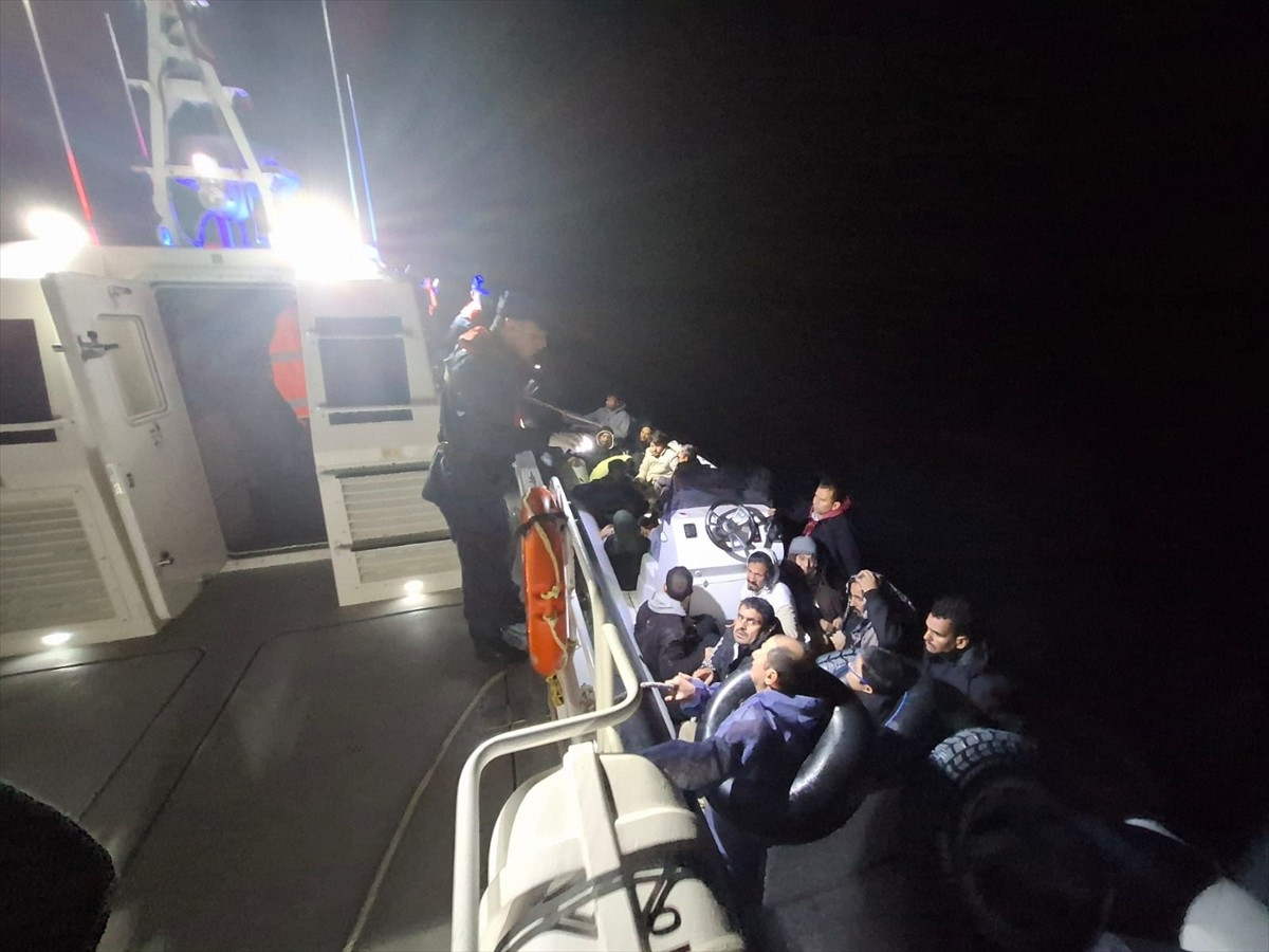 Muğla'nın Bodrum ve Fethiye ilçelerinde 4 düzensiz göçmen yakalandı, 30 düzensiz göçmen...
