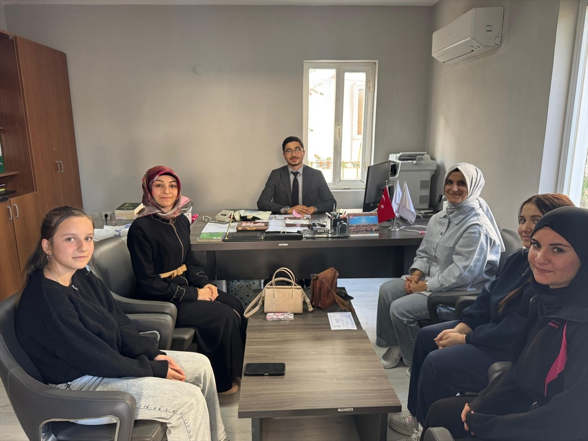 Muğla'nın Datça ilçesinde, Değerlerime Sahip Çıkıyorum (ÇEDES) Projesi kapsamında Filistin'e...