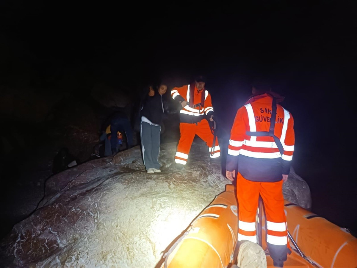 Muğla'nın Fethiye ilçesinde 40 düzensiz göçmen yakalandı.