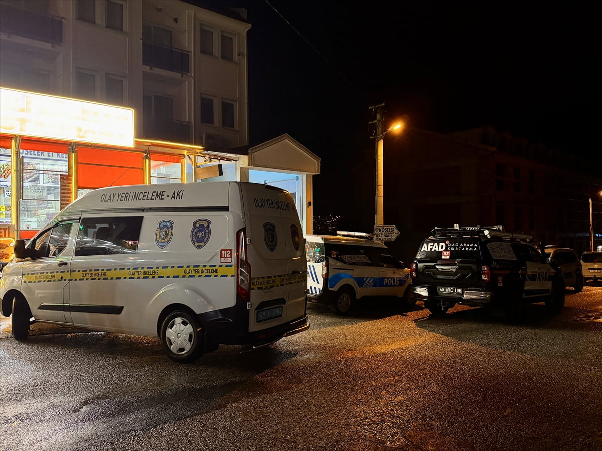 Muğla'nın Fethiye ilçesinde bir kişi kaldığı apart odasında ölü bulundu.