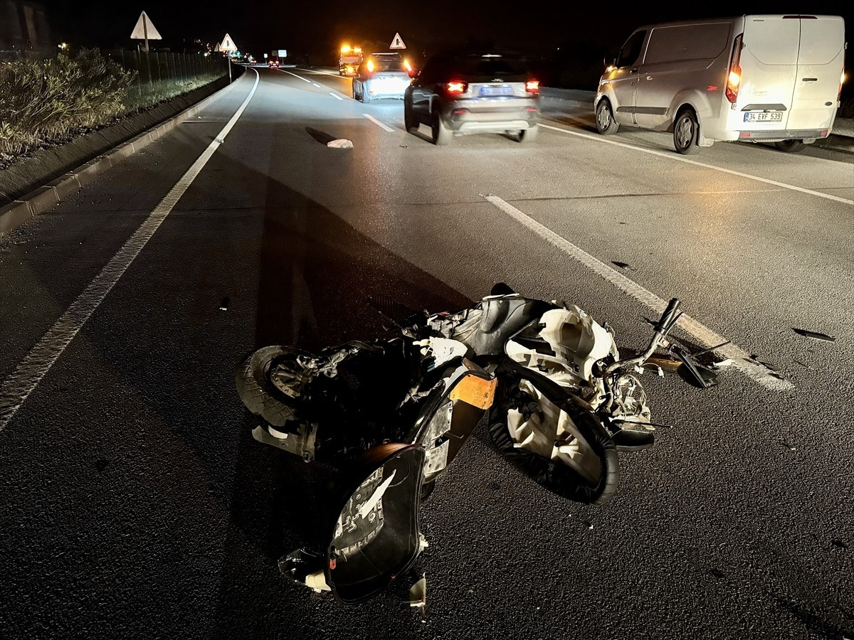 Muğla'nın Fethiye ilçesinde hafif ticari araçla çarpışan elektrikli motosikletin sürücüsü yaşamını...