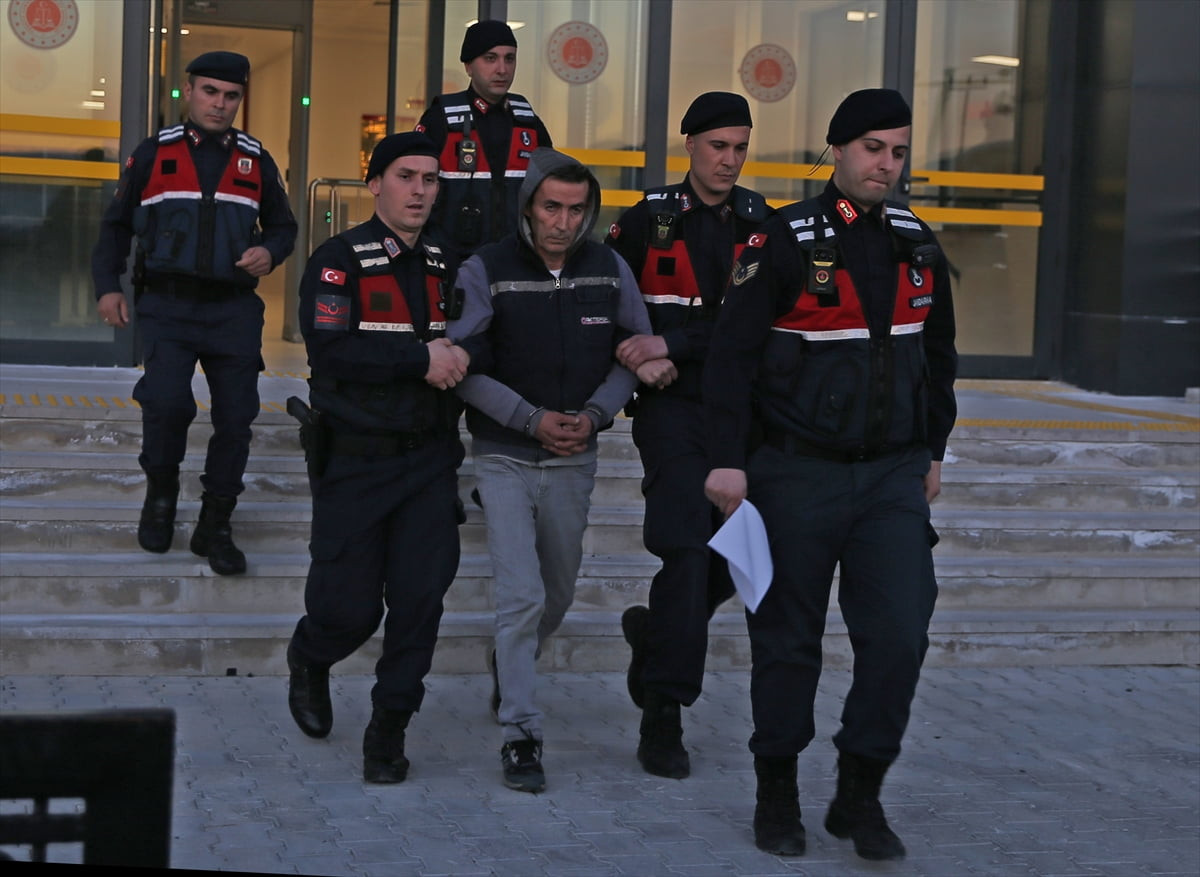  Muğla'nın Kavaklıdere ilçesinde eşini öldürdüğü iddiasıyla gözaltına alınan zanlı...