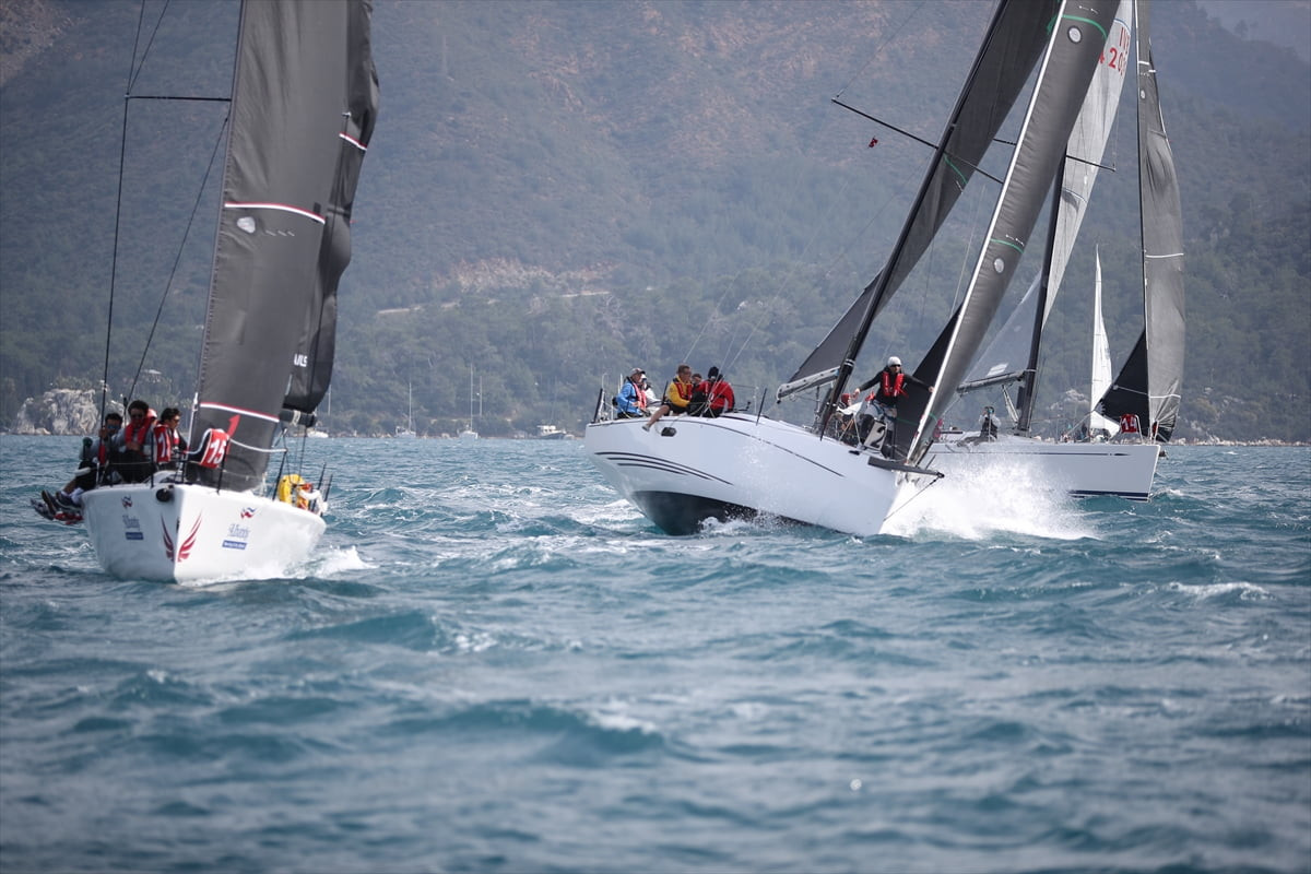 Muğla'nın Marmaris ilçesinde 17. kez düzenlenen Marmaris MIYC Kış Trofesi Yat Yarışları'nda 4....