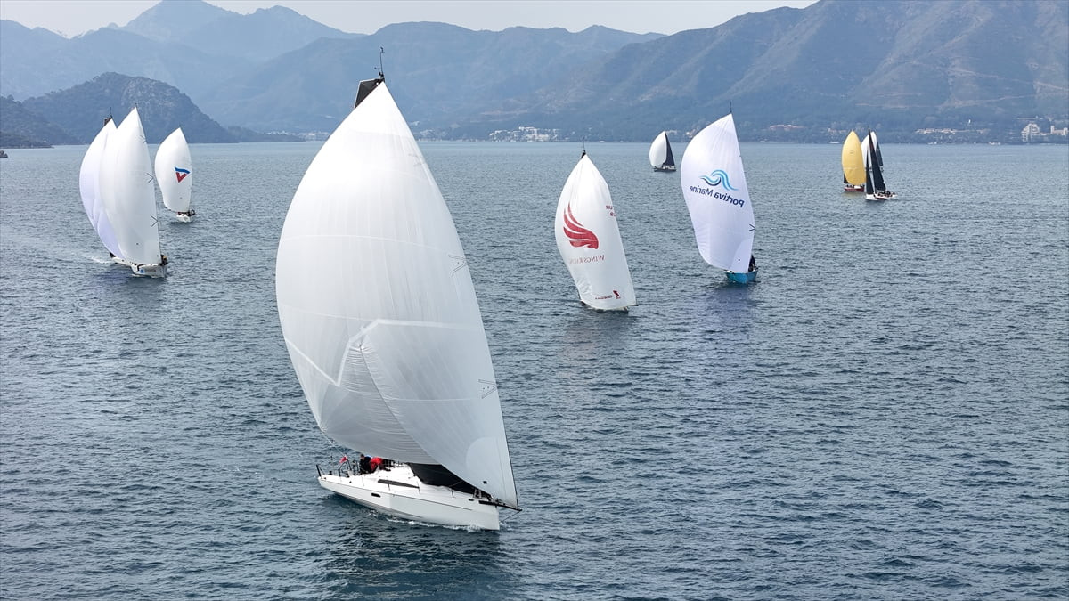 Muğla'nın Marmaris ilçesinde 17. kez düzenlenen Marmaris MIYC Kış Trofesi Yat Yarışları'nda 4....