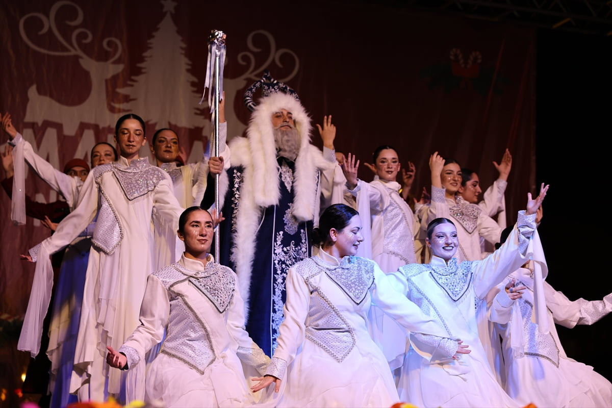 Muğla'nın Marmaris ilçesinde Nardugan Bayramı kutlandı. Ankara AKSAK Tiyatrosu Nardugan'ı ve yeni...