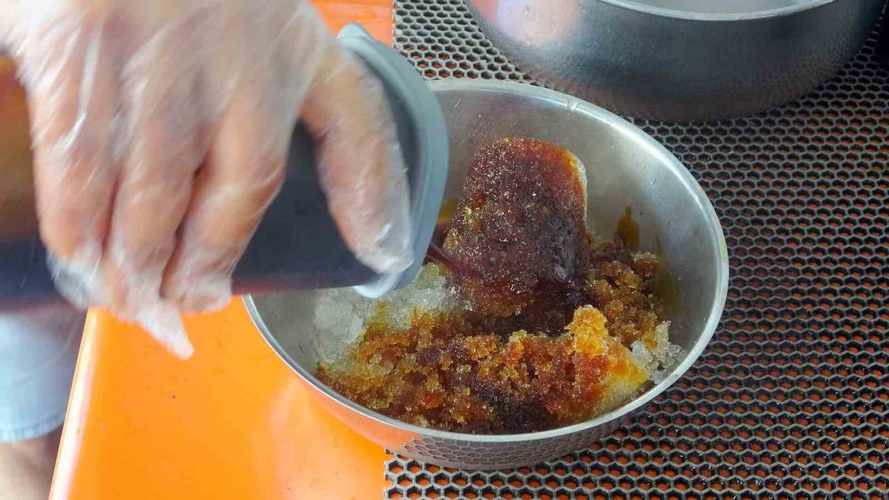 MUĞLA’DA YAZ SICAKLARININ ETKİSİNİ ARTIRMASIYLA BİRLİKTE VATANDAŞLAR, ASIRLIK BİR SERİNLEME...