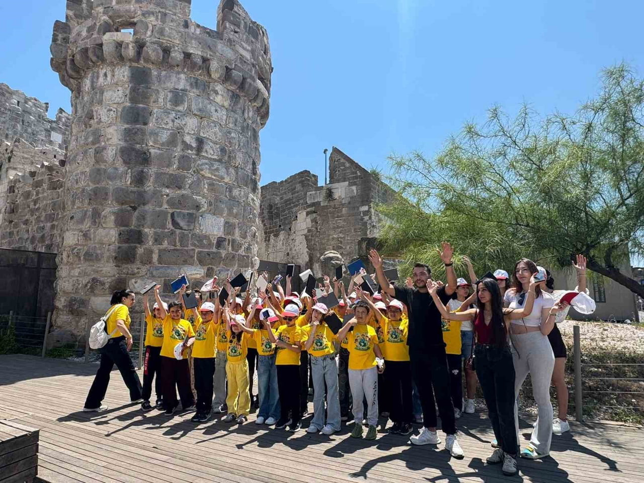 MUĞLALI ÖĞRENCİLER TARİHE YOLCULUK YAPTI