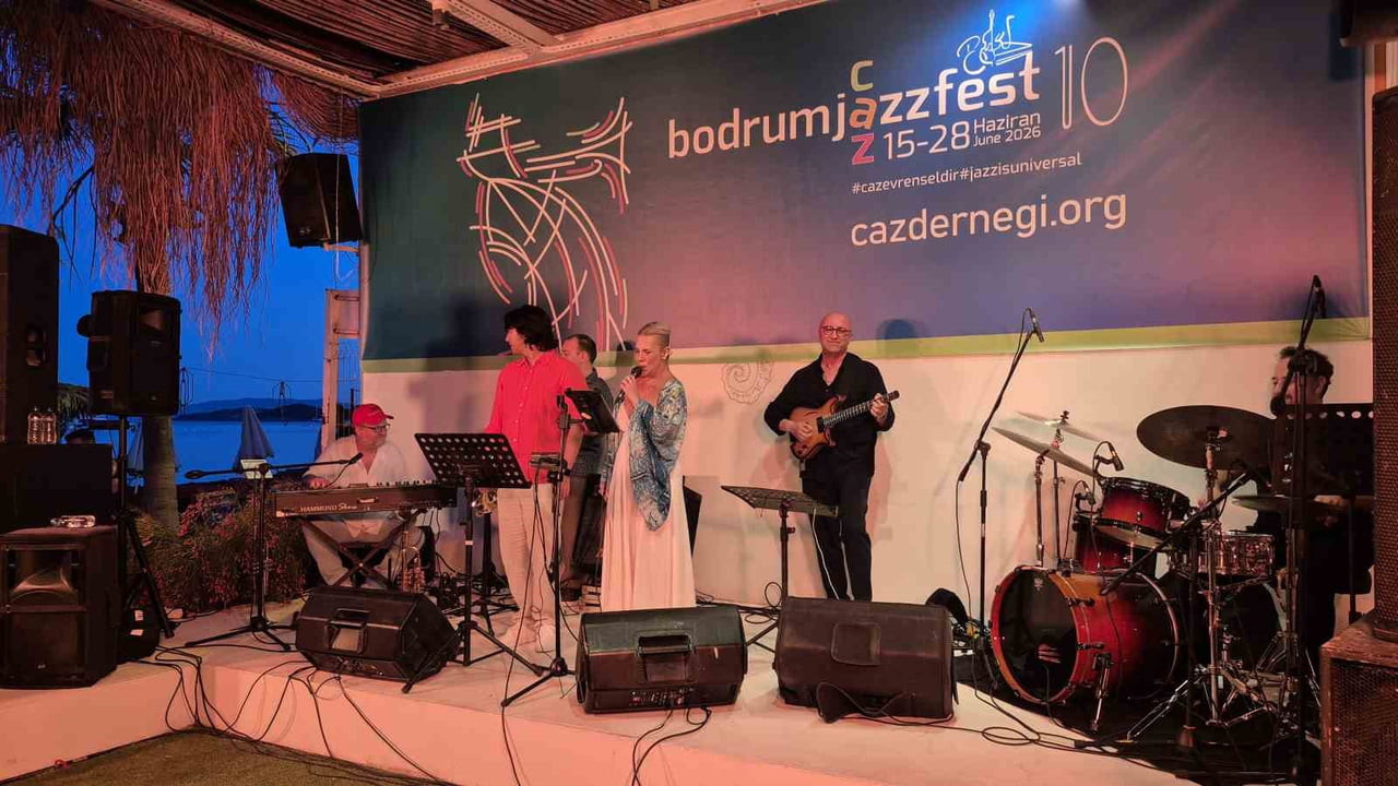 MUĞLA’NIN BODRUM İLÇESİNDE DÜZENLENEN 10. ULUSLARARASI BODRUM CAZ FESTİVALİ, PLAKET TÖRENİ VE...