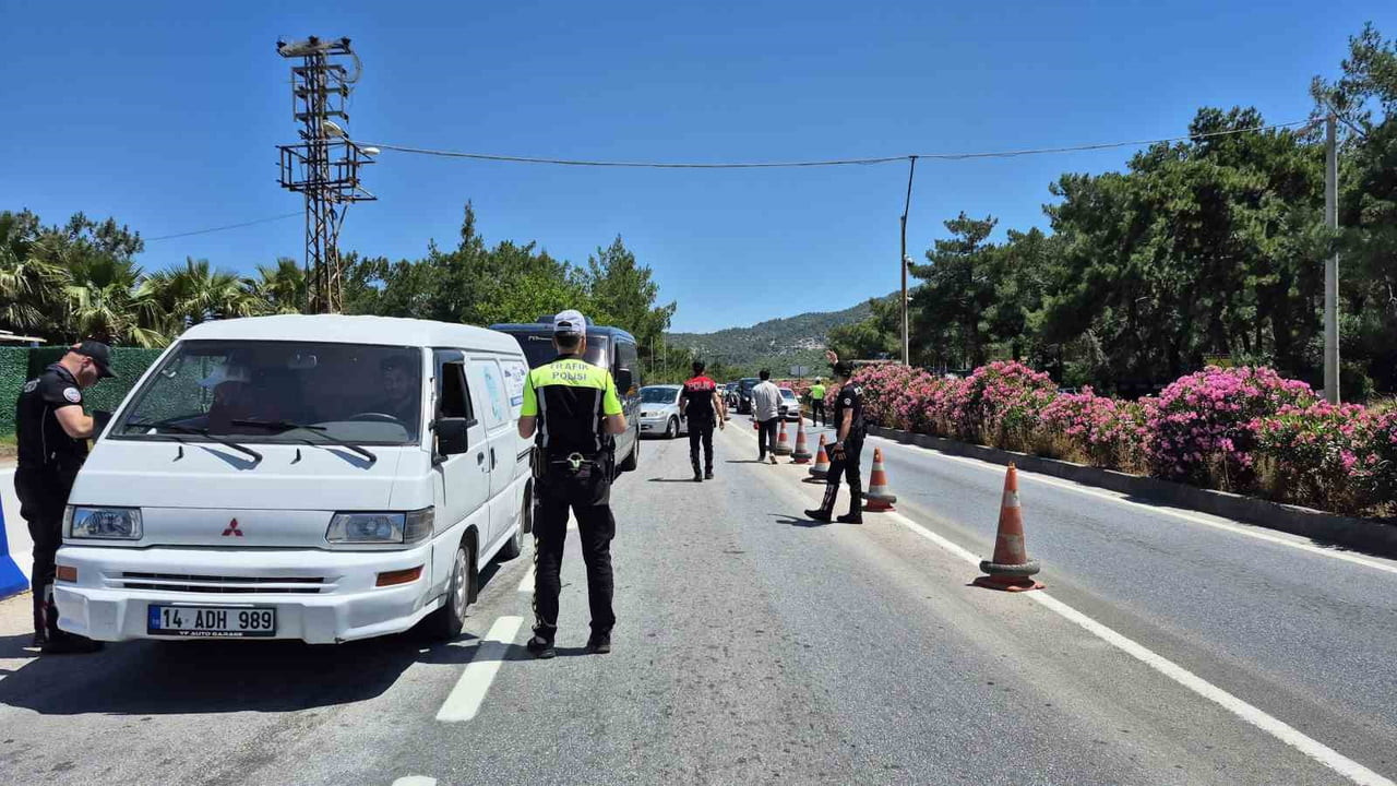 MUĞLA’NIN BODRUM İLÇESİNDE KURBAN BAYRAMI TATİLİ ÖNCESİNDE ASAYİŞ VE TRAFİK DENETİMİNE KATILAN...